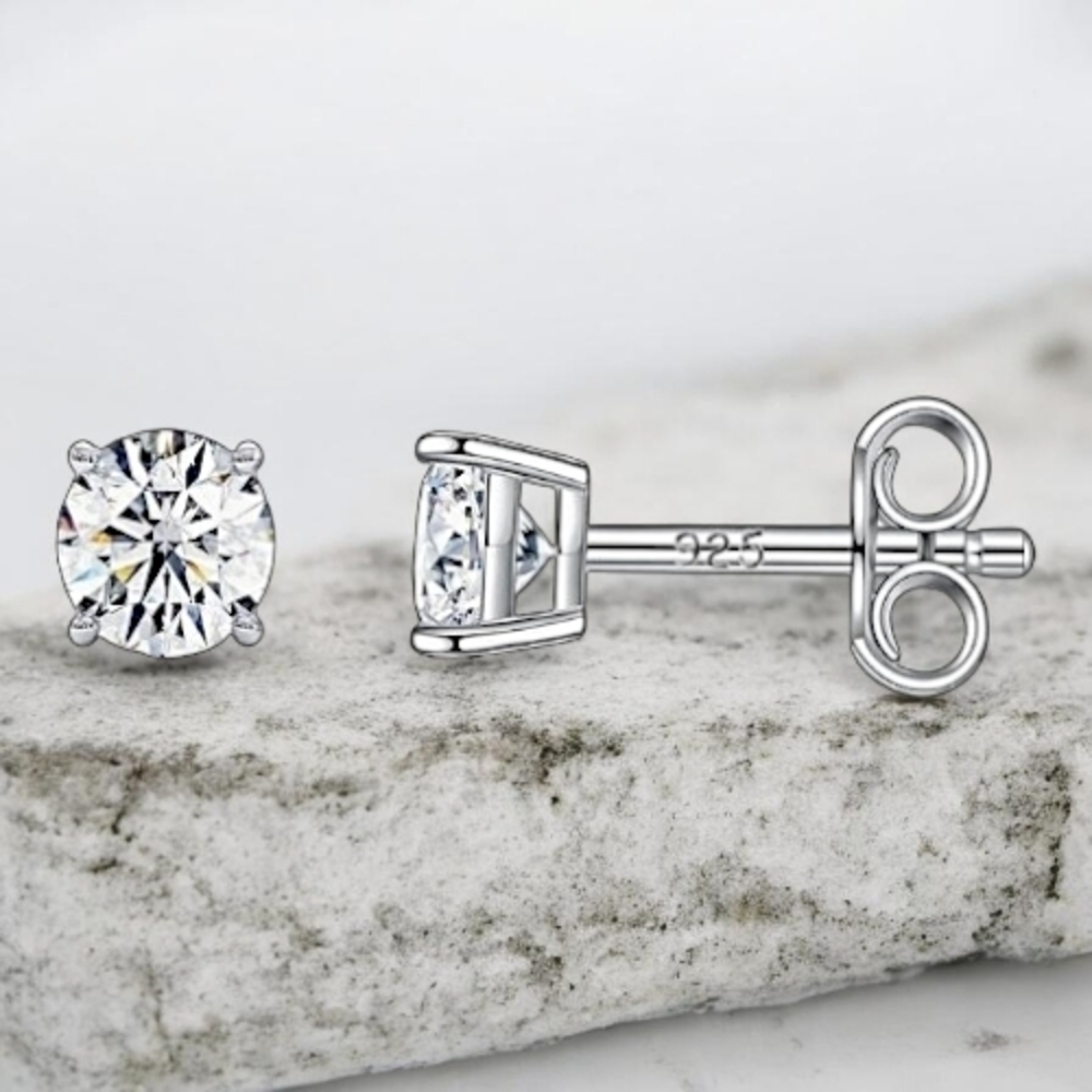 Sterling Silver Moissanite 925 Earrings 1/4 Carat NWT